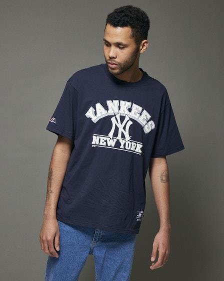 Majestic NY Yankees Cracked Puff Arch Tee Seaborn